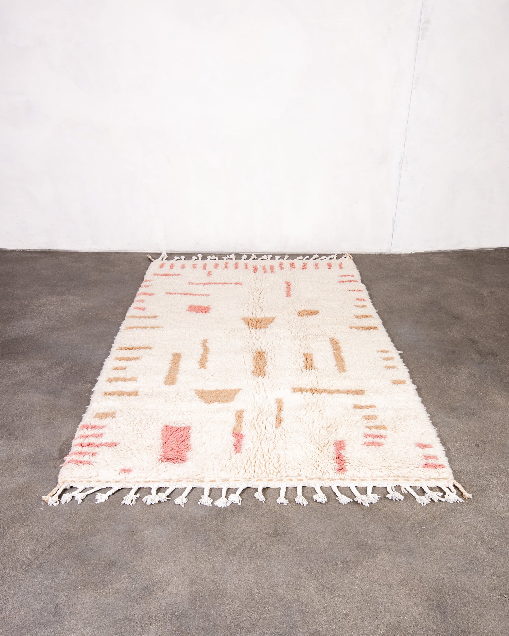 Modern designer handcrafted Berber rug from morocco Beniourain with beautiful colors and patterns